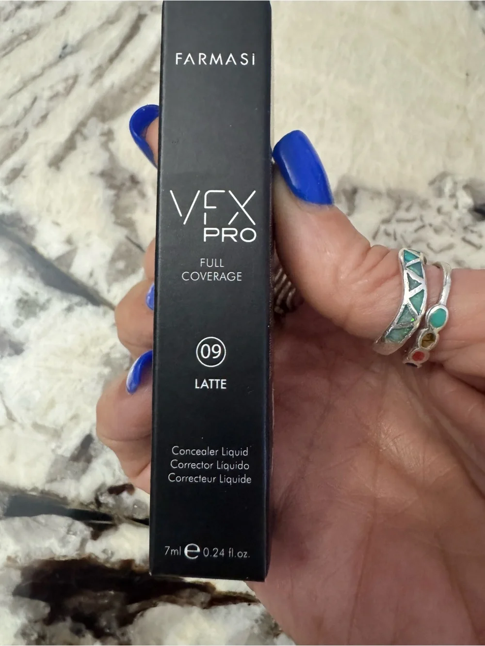 Farmasi VFX Pro Full Coverage Concealer Liquid 09 Latte - Black Packaging